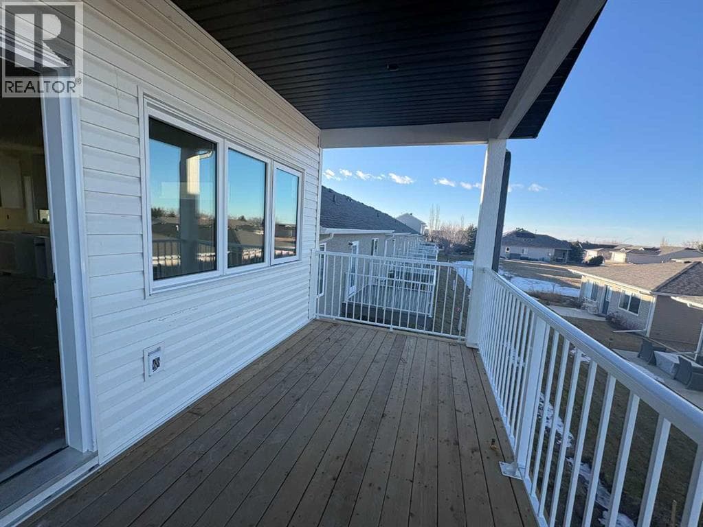 425 Meadowlark Way — photo 2