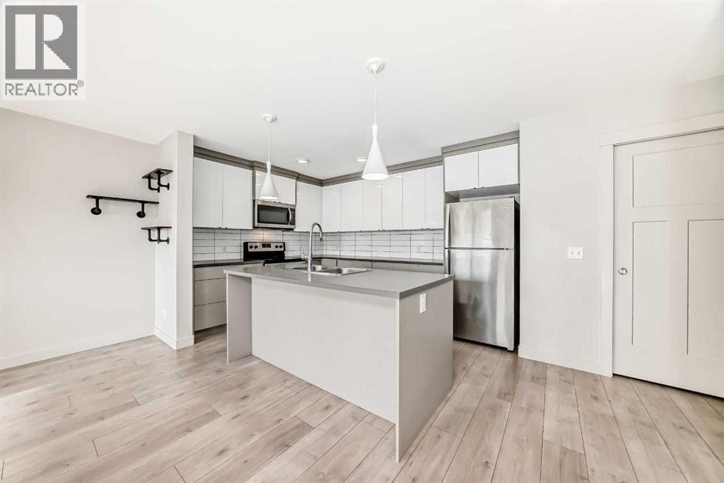 709 Skyview Ranch Grove NE — photo 4