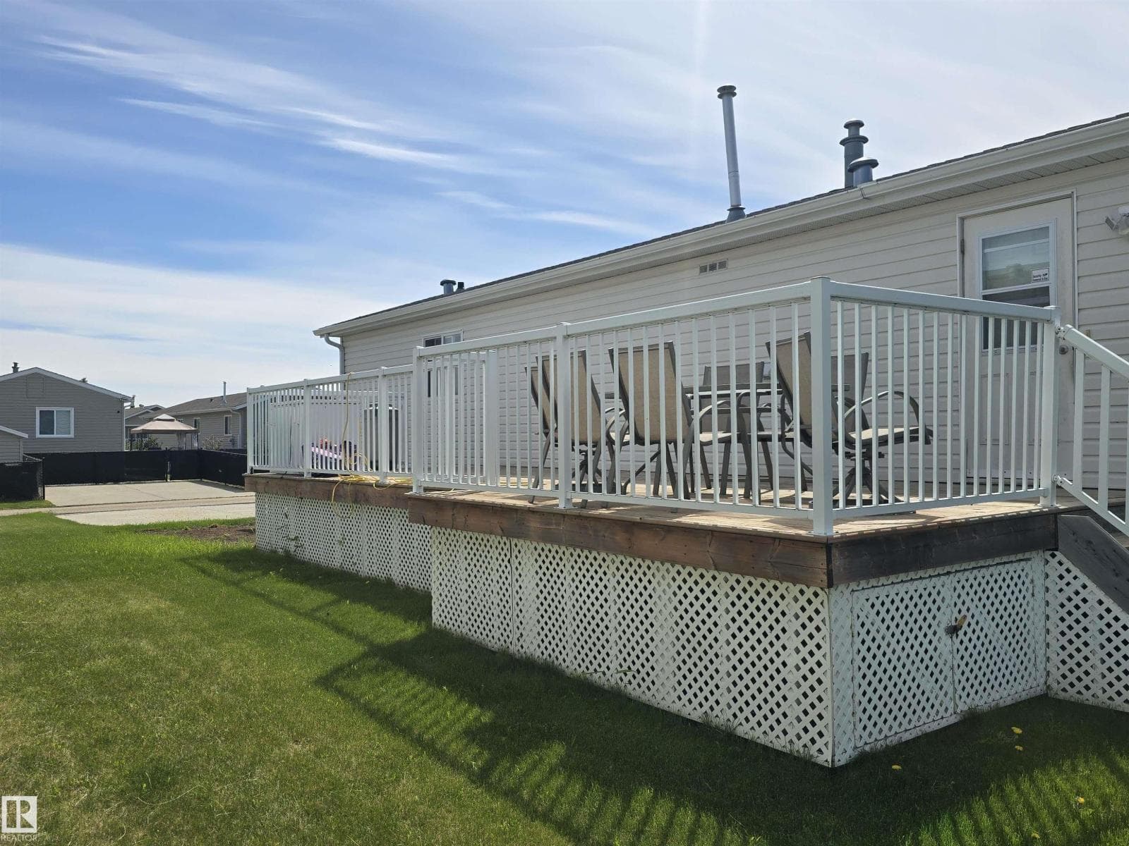 1133 Aspen DR W — photo 4