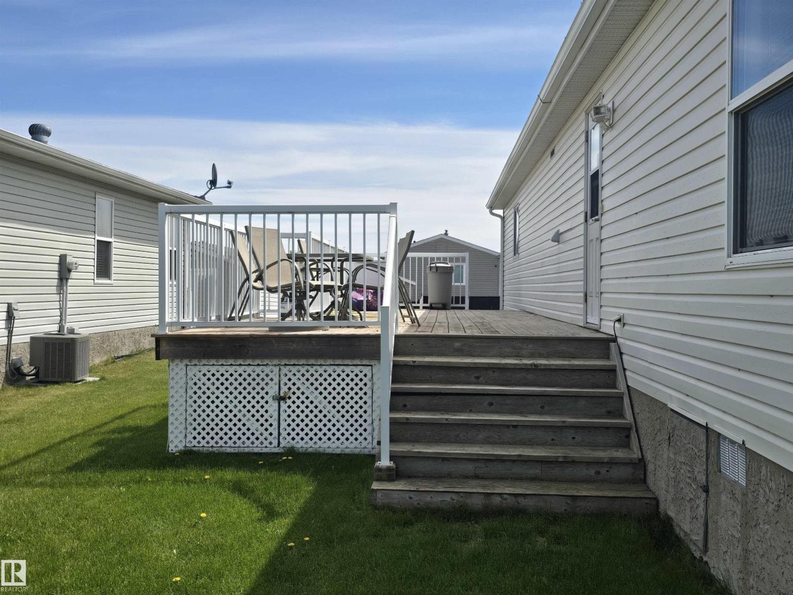 1133 Aspen DR W — photo 3