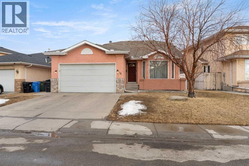 18 Coral Sands Place NE
