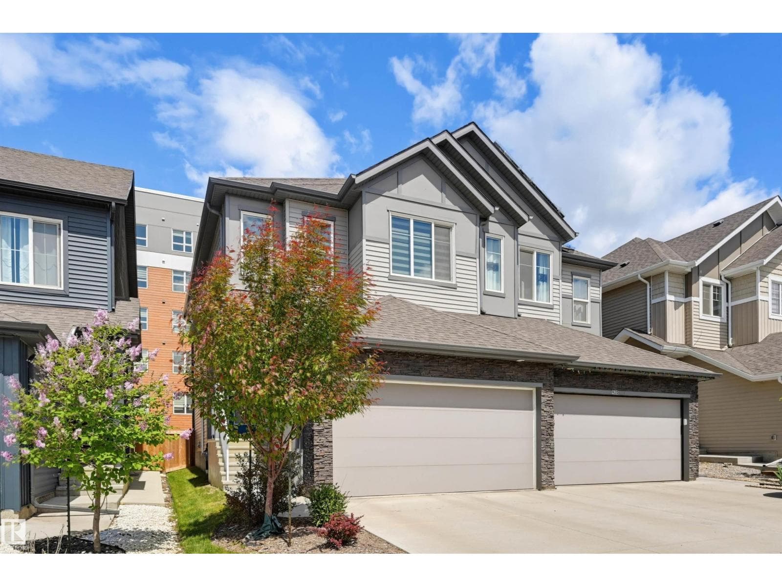 918 DANIELS LO SW