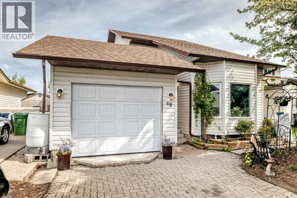 68 Woodview Court SW — photo 2