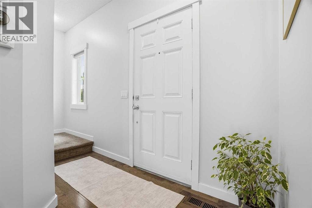 143 Elgin Meadows Way SE — photo 2