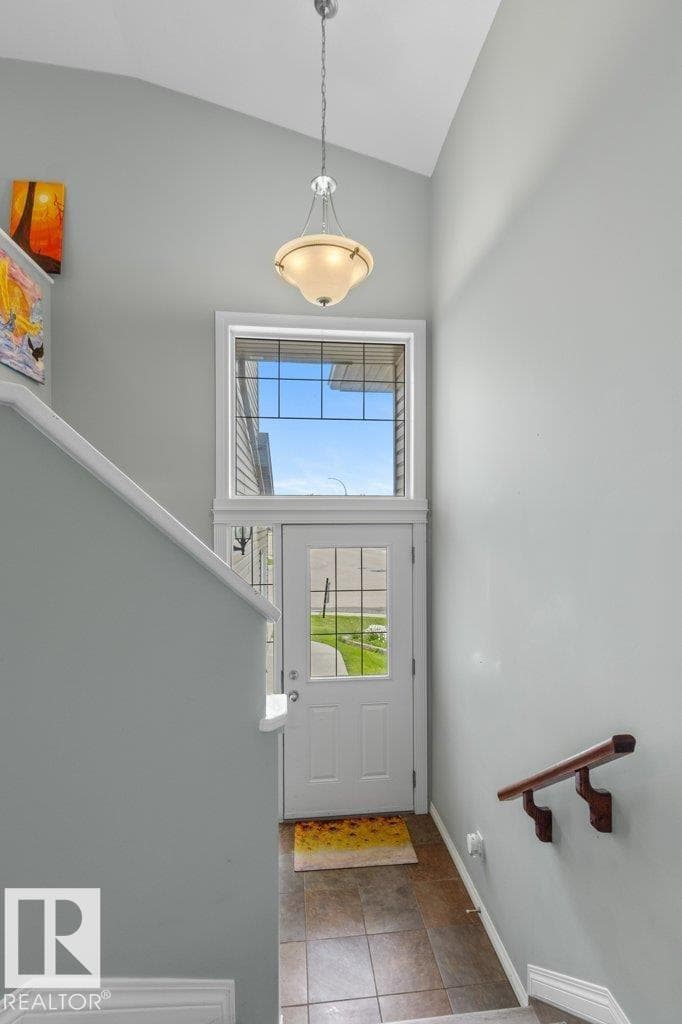 3901 44 AV — photo 4