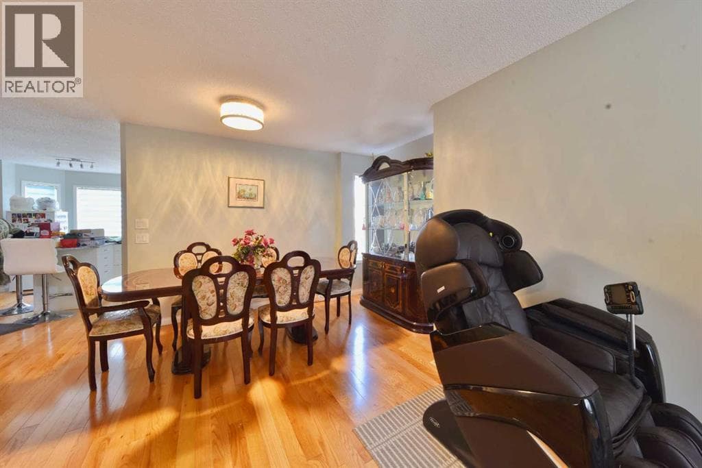 105 Coral Springs Close NE — photo 3