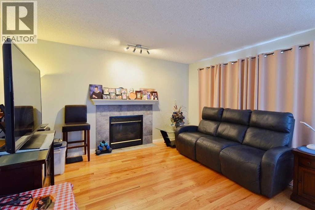 105 Coral Springs Close NE — photo 5