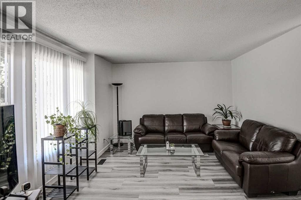 184 Erin Croft Crescent SE — photo 3