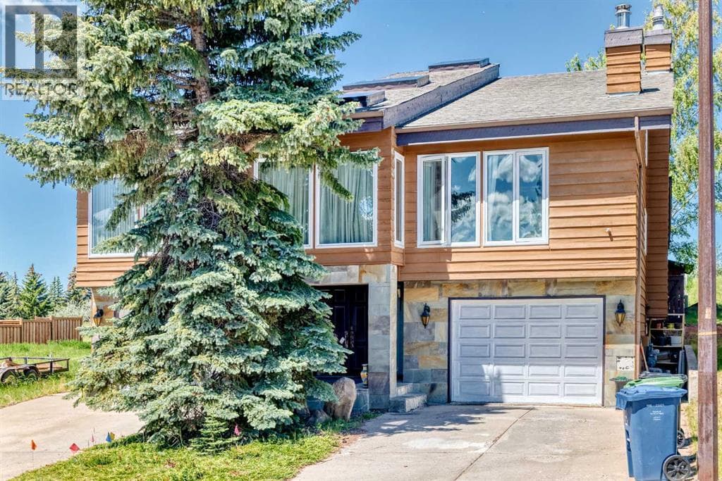 156 Edgehill Close NW — photo 2