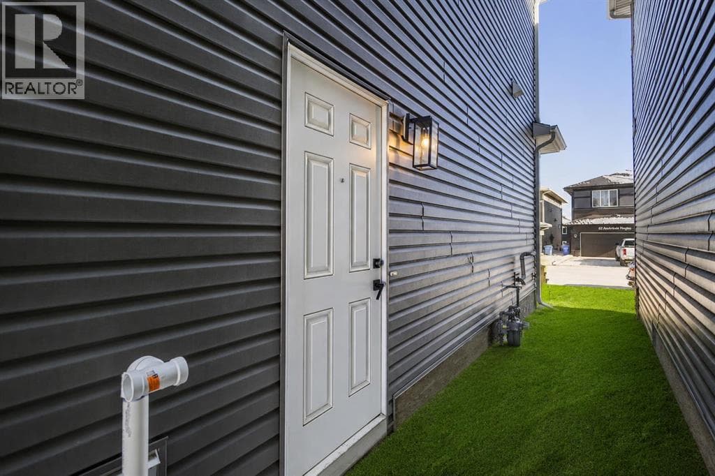 65 Amblefield Heights NW — photo 3