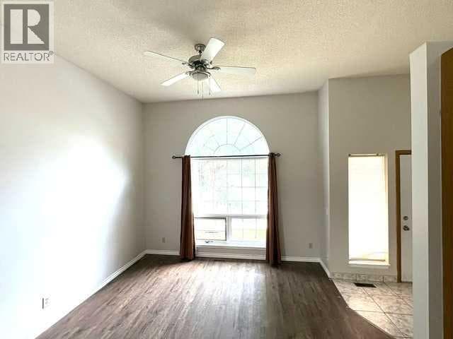 6934 Laguna Way NE — photo 5