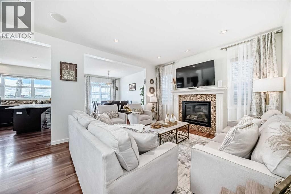 4 bed 4 bath single family at 33 Redstone Drive NE — $734,900 — photo 7