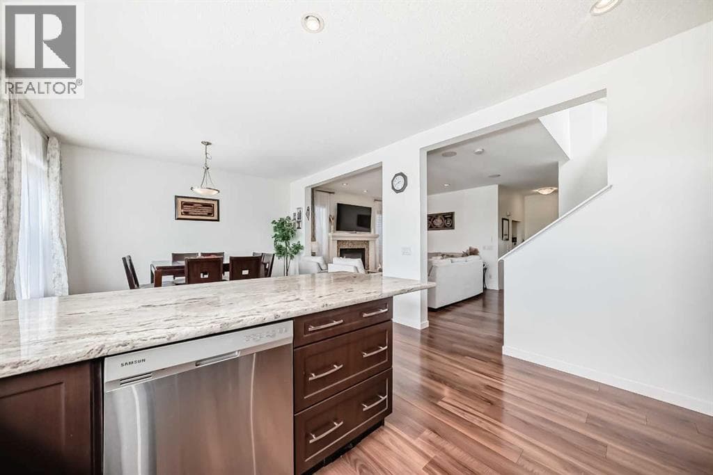 4 bed 4 bath single family at 33 Redstone Drive NE — $734,900 — photo 10