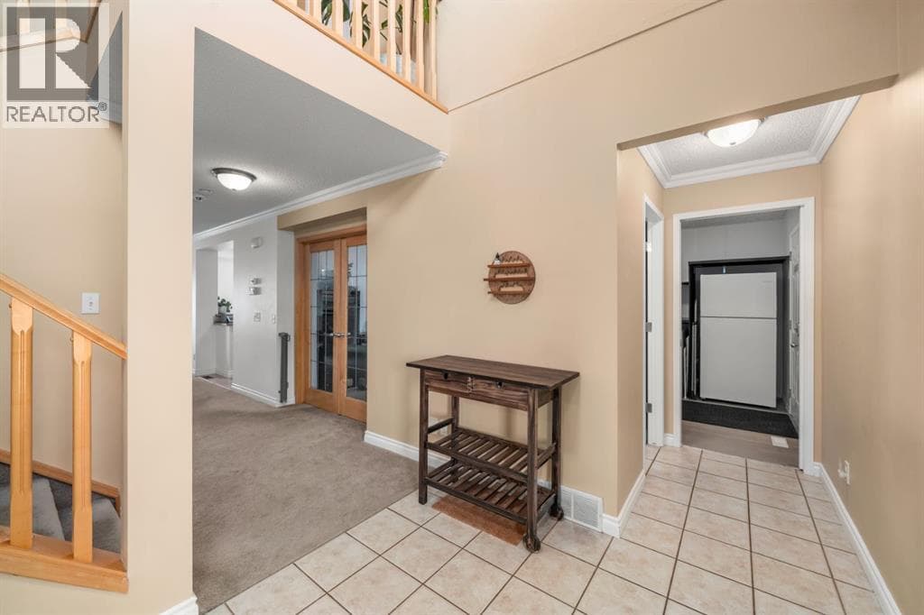 26 Somerset Crescent SW — photo 3