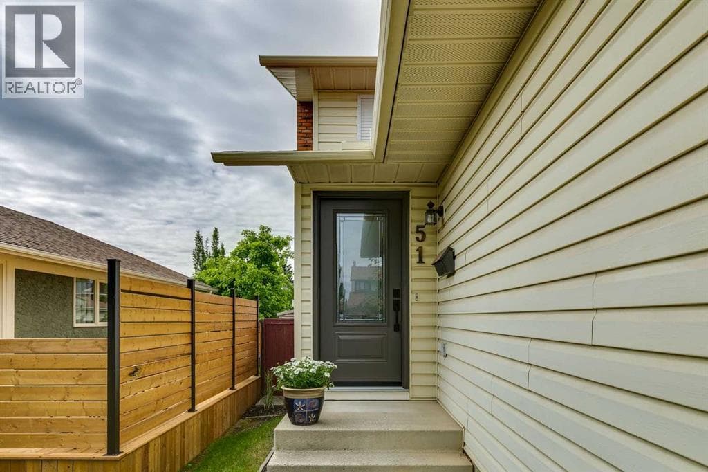 51 Woodbrook Green SW — photo 2