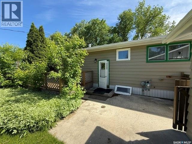 327 Wallace STREET — photo 3