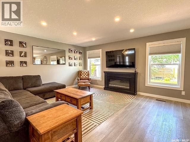 482 Russell CRESCENT — photo 2