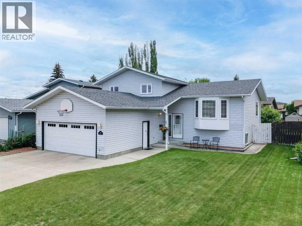 44 Huget Crescent