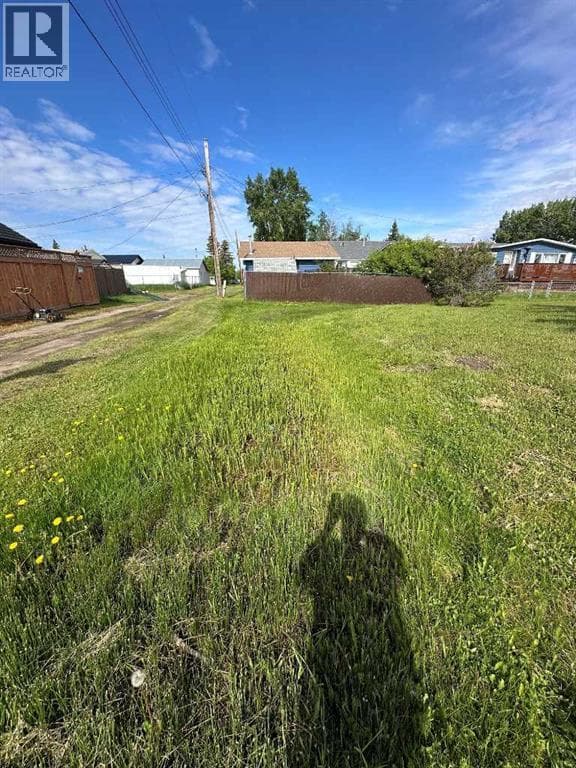 9901 104 Avenue — photo 3