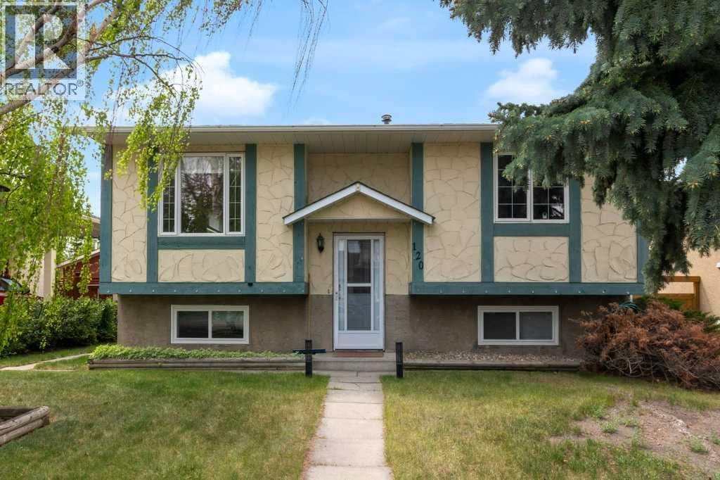 120 Alpine Crescent SE