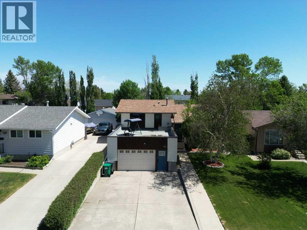 77 Iroquois Crescent W