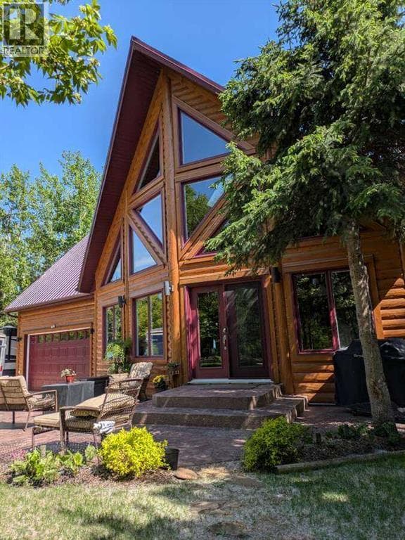 105, 433042 Range Road 221