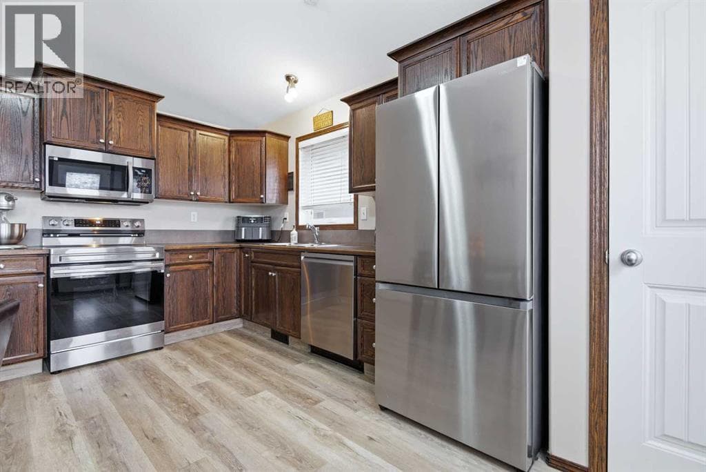 136 Lanterman Close — photo 4
