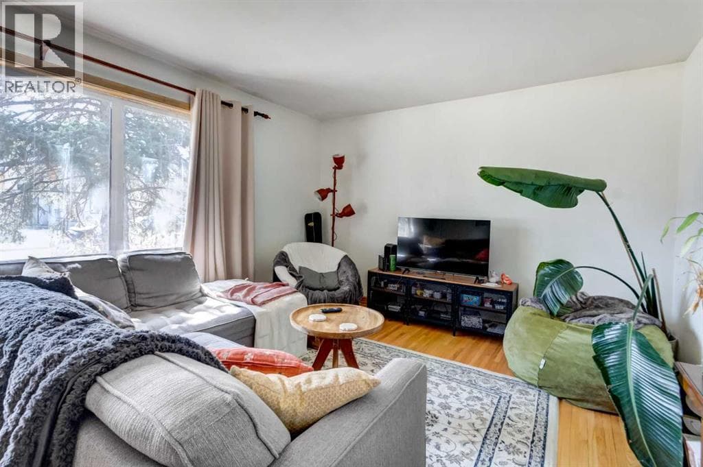 527 35A Street NW — photo 5