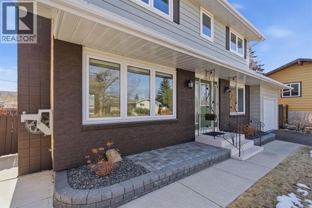 1315 Lake Michigan Crescent SE