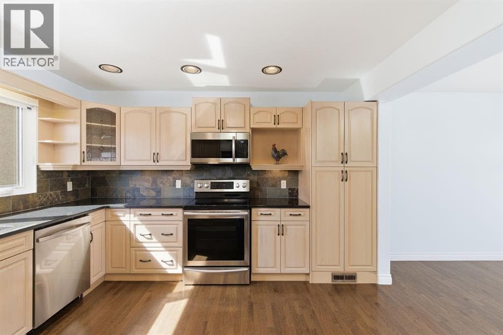 1315 Lake Michigan Crescent SE — photo 5