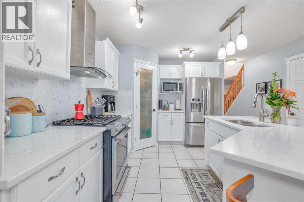 210 Mt Douglas Court SE — photo 5