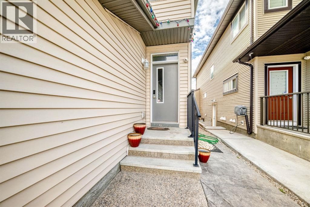 85 Savanna Close NE — photo 3