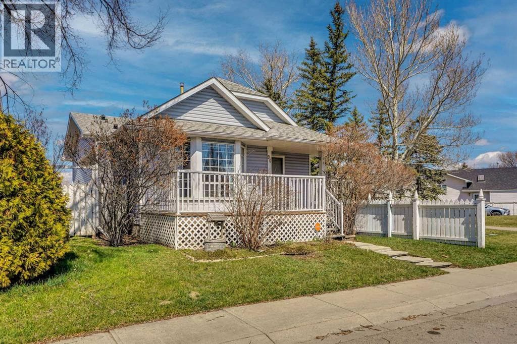 90 Martinridge Crescent NE — photo 3