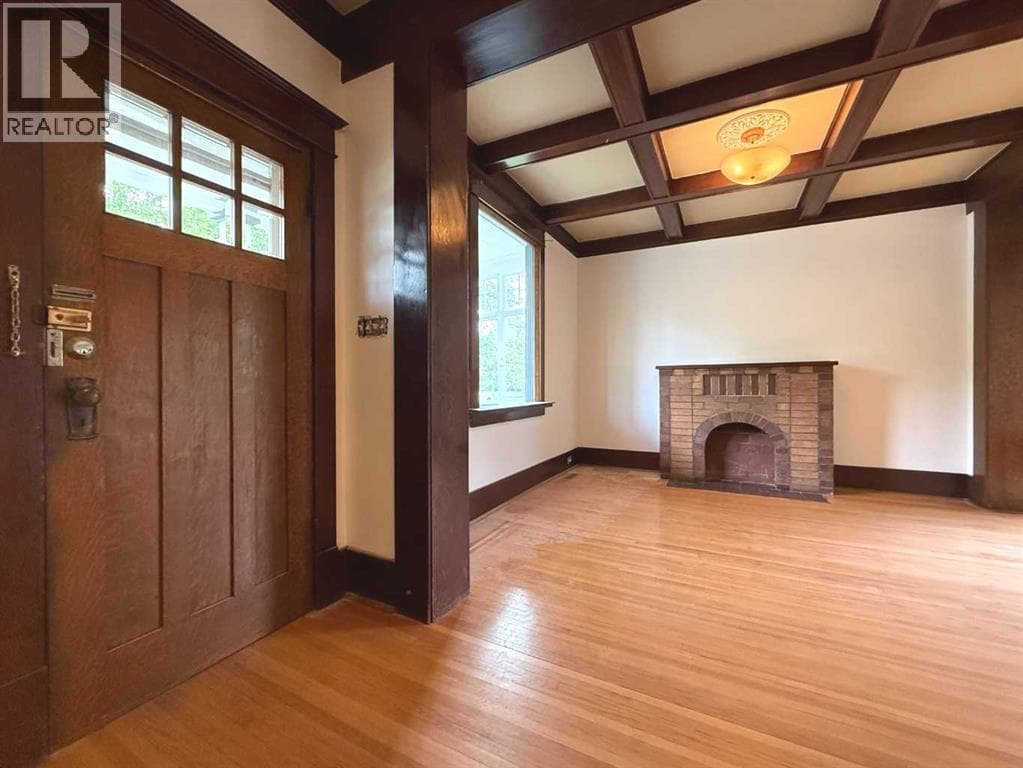 332 12 Avenue NW — photo 5