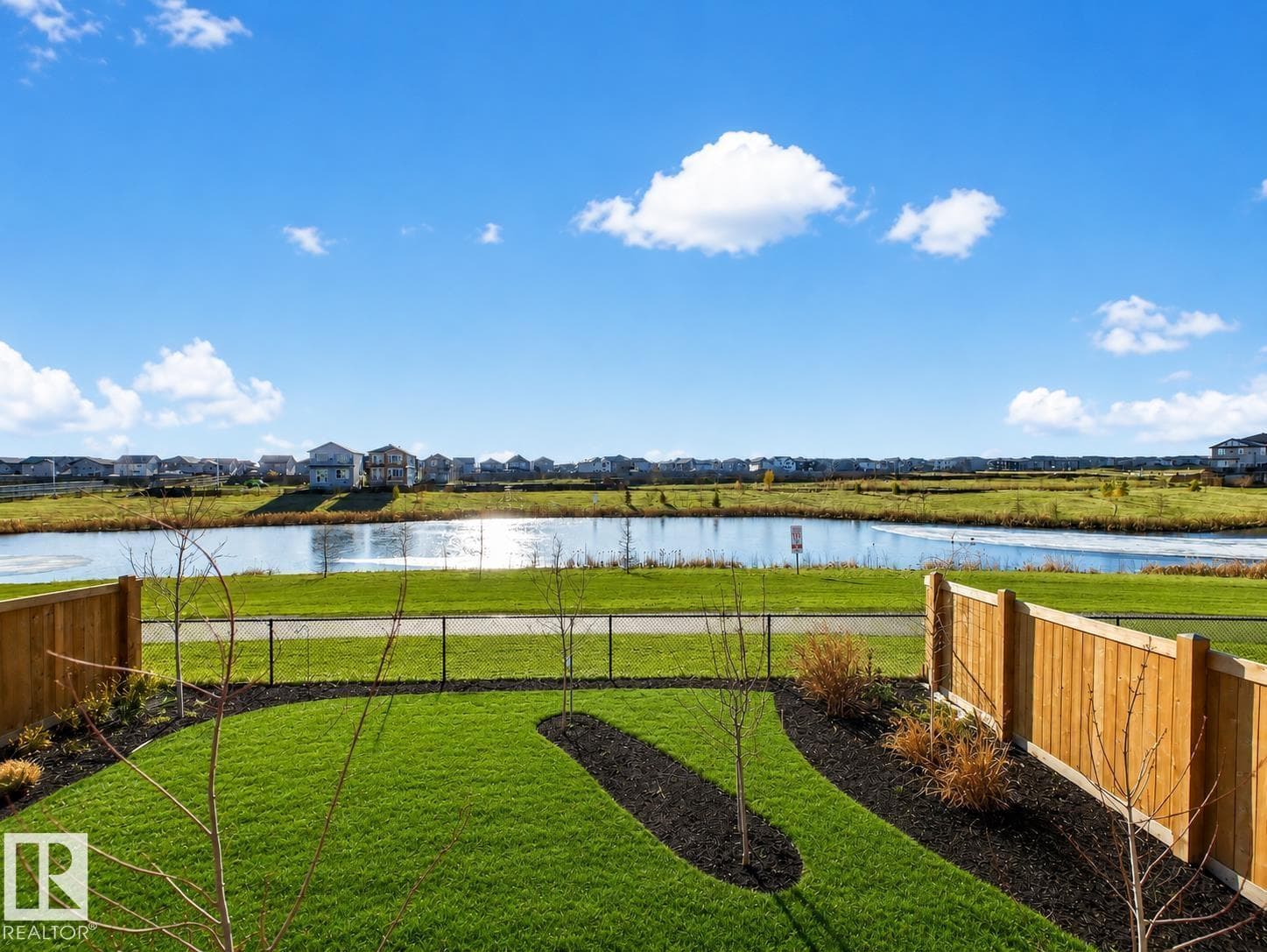 216 CALEDON CR — photo 3