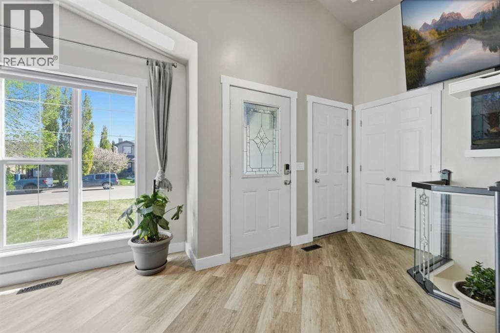 206 Highwood Village Place NW — photo 2