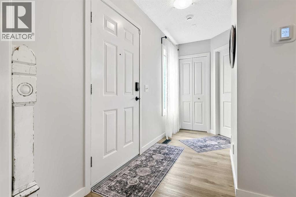 87 ELGIN Drive — photo 2