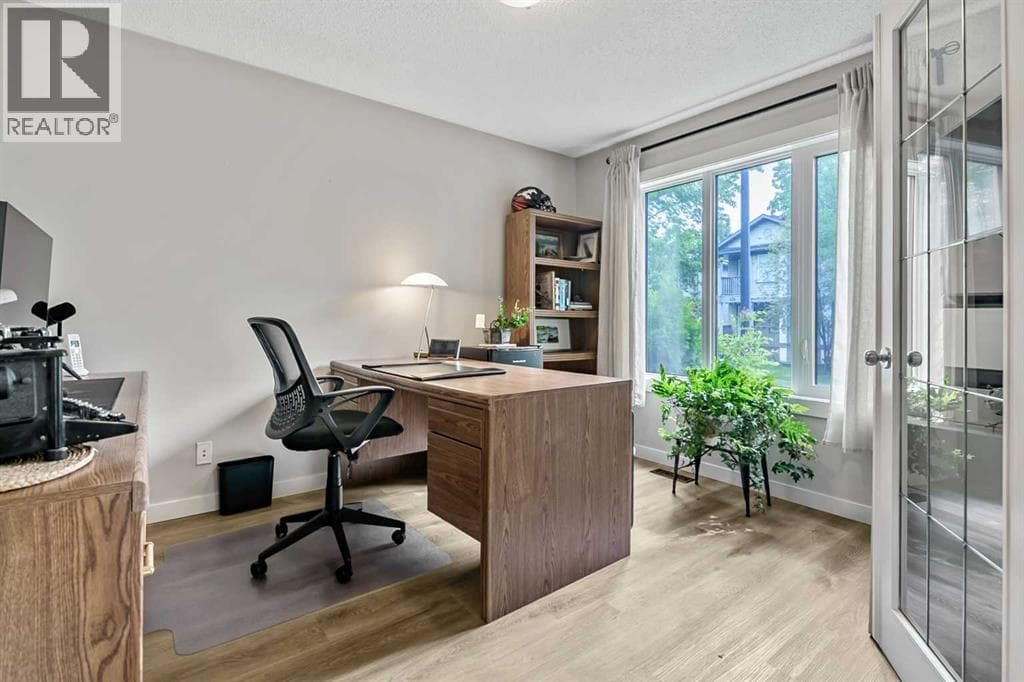 87 ELGIN Drive — photo 4