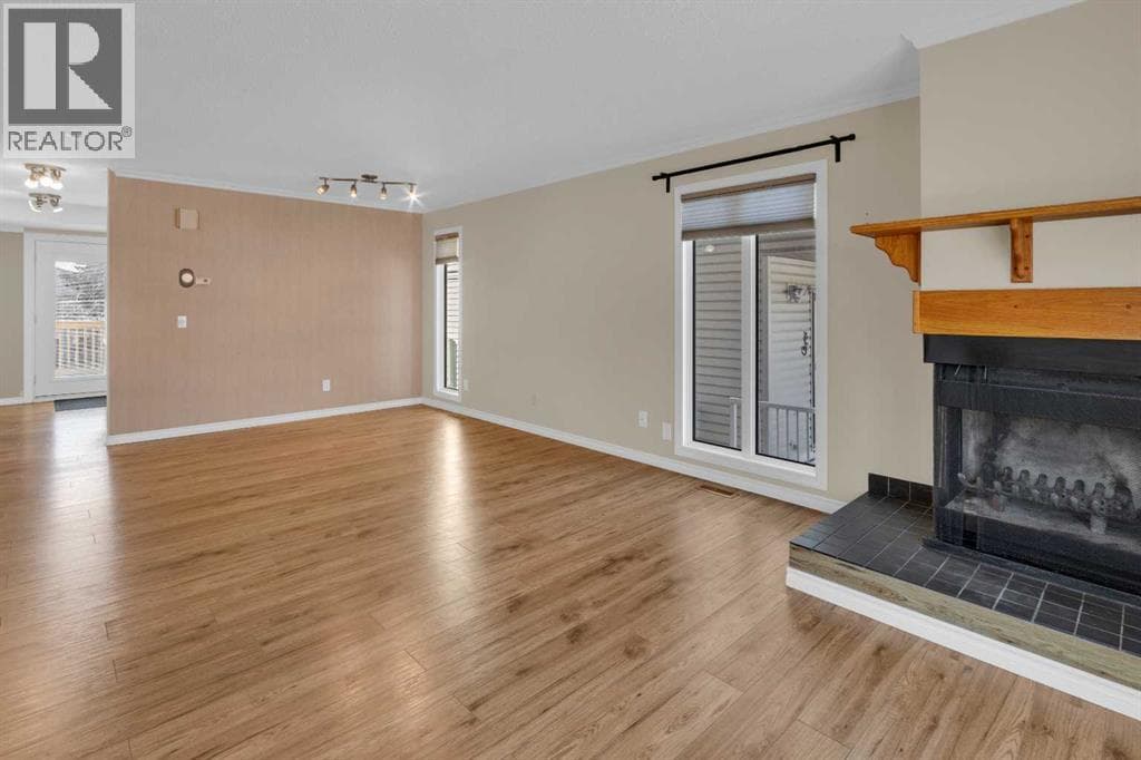 2537 9 Avenue SE — photo 2
