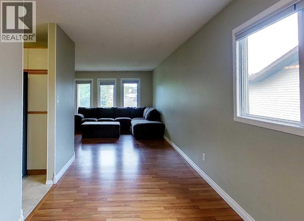 5415 15 Avenue — photo 5
