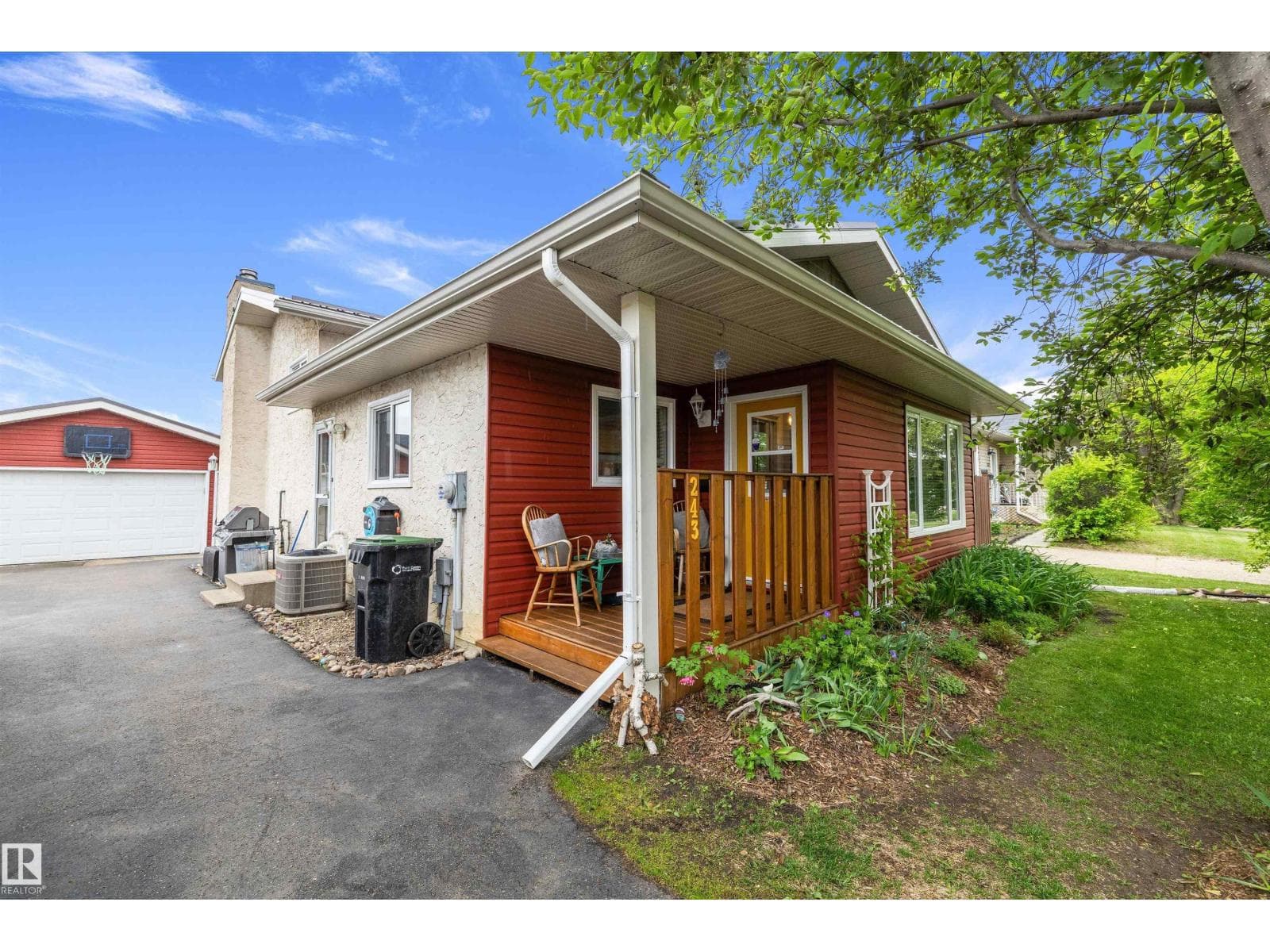 243 PORTER AV — photo 2