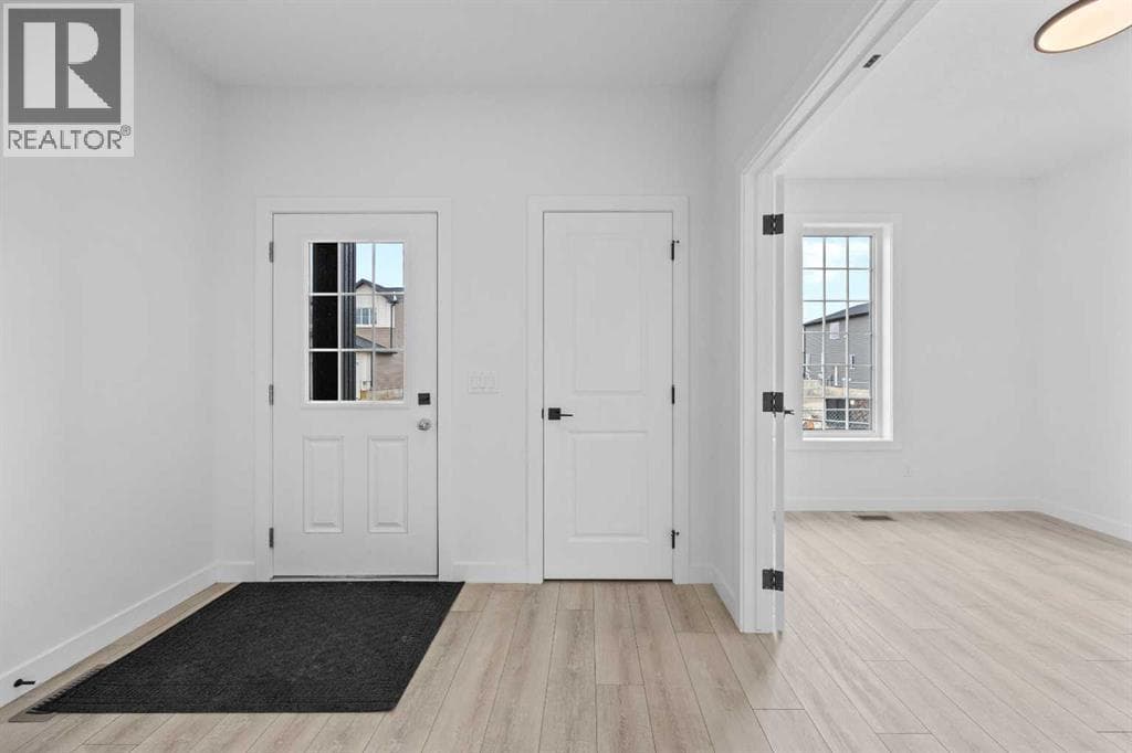 33 Hotchkiss Gardens SE — photo 3