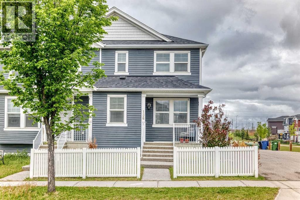 136 Redstone Avenue NE — photo 2
