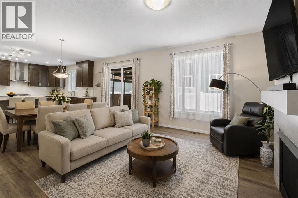 33 Carringham Heights NW — photo 5