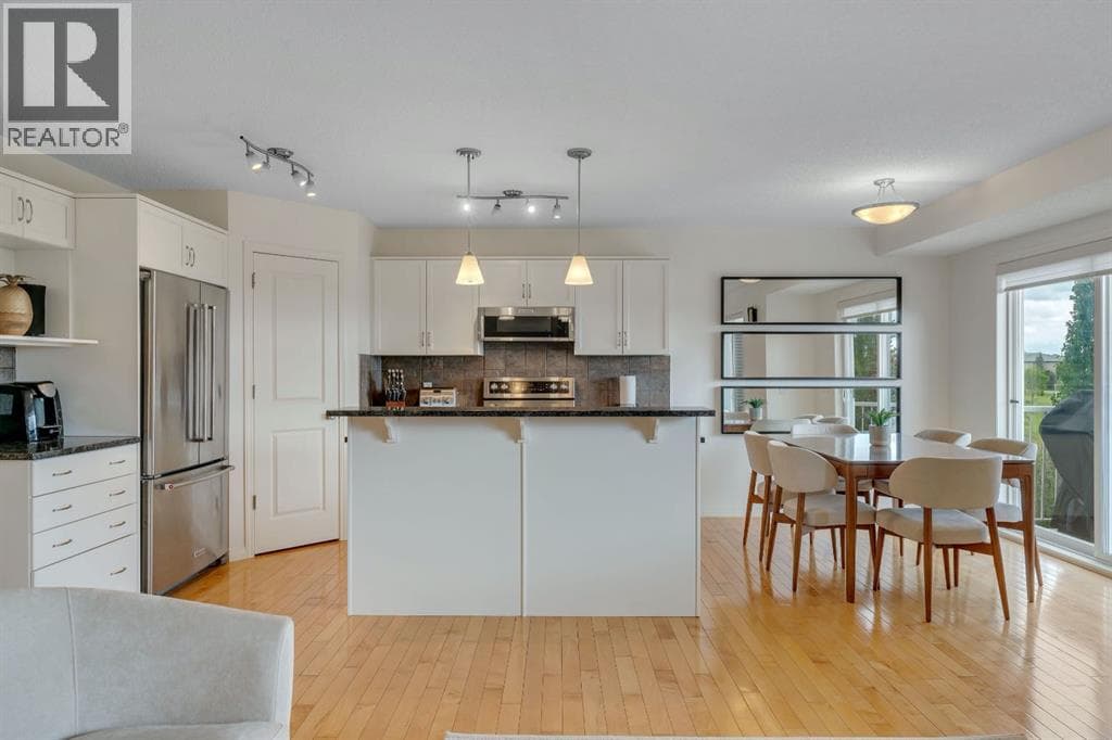 208 Royal Birch Circle NW — photo 4
