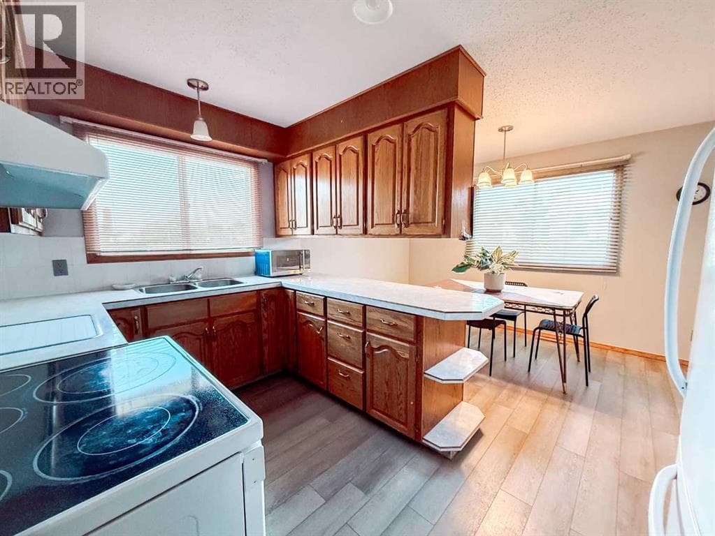 4603 54 Street — photo 5