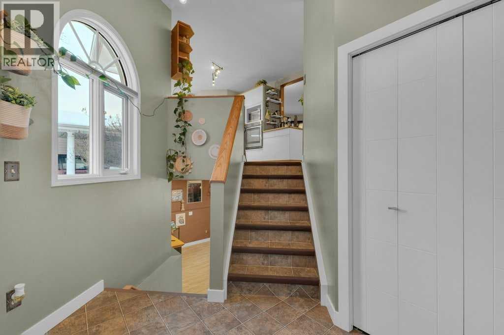4904 43 Street — photo 4