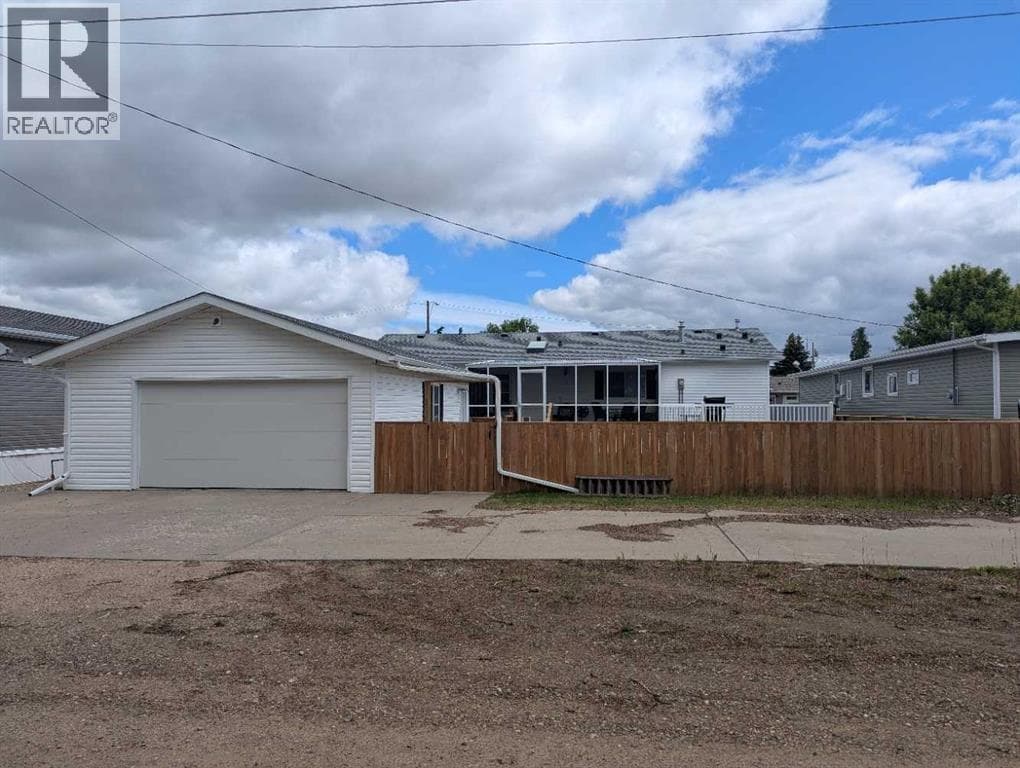 4926 59 Street — photo 3