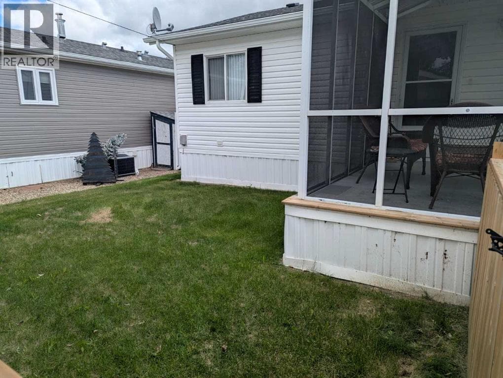 4926 59 Street — photo 5