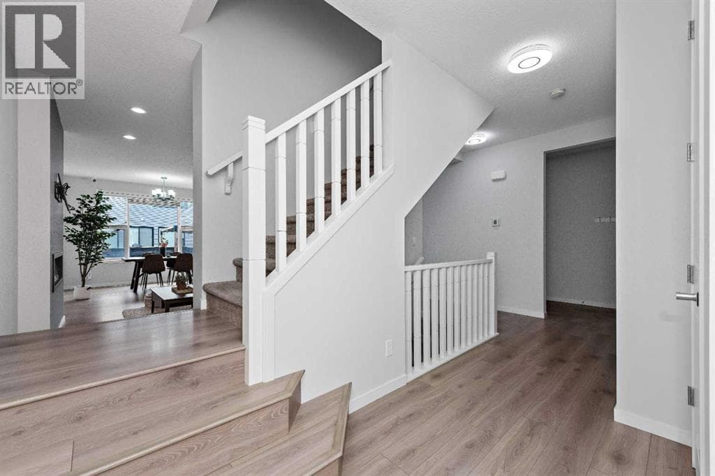 54 Seton Manor SE — photo 3